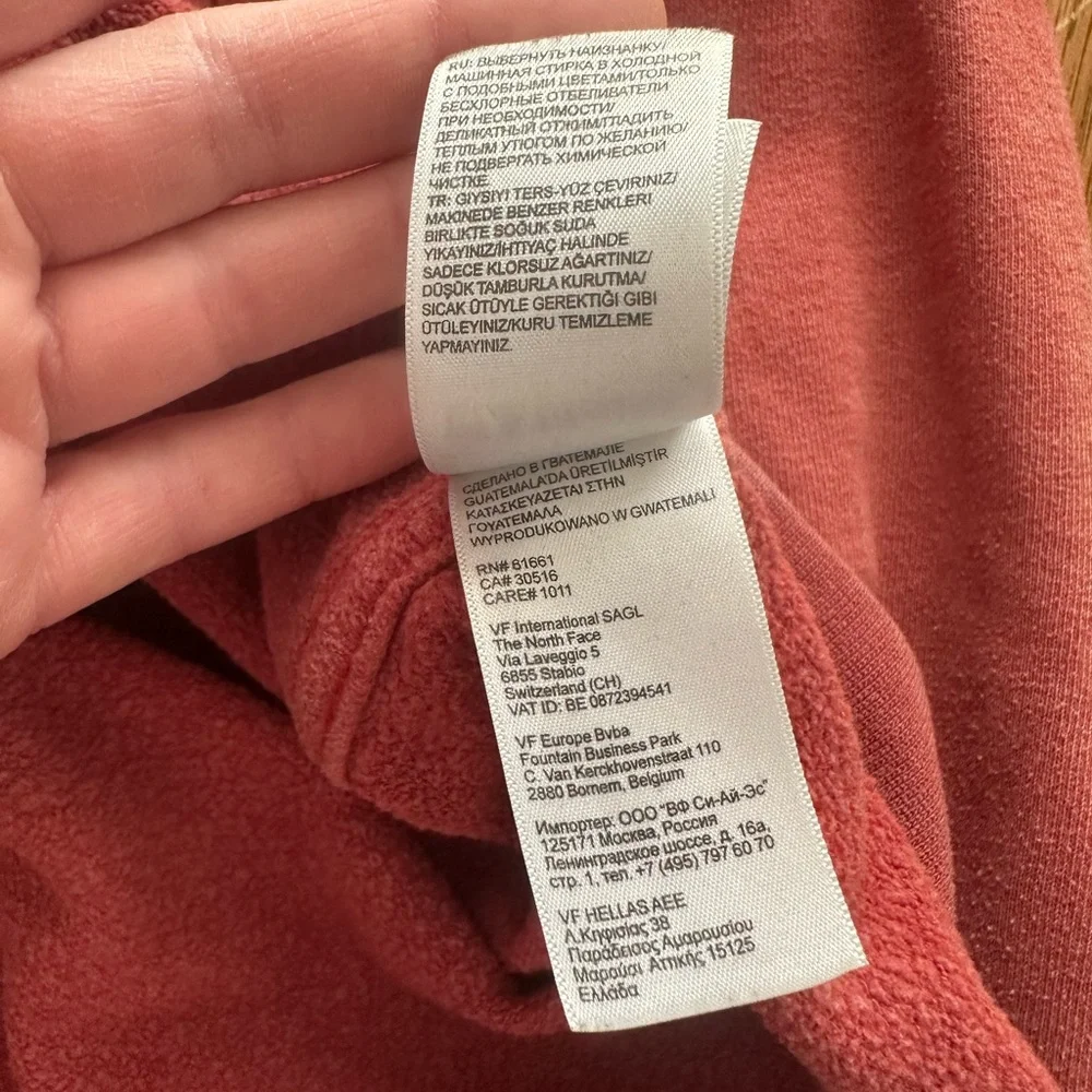 The North Face Men's Red Hoodie with Logo - Picture 11 of 11